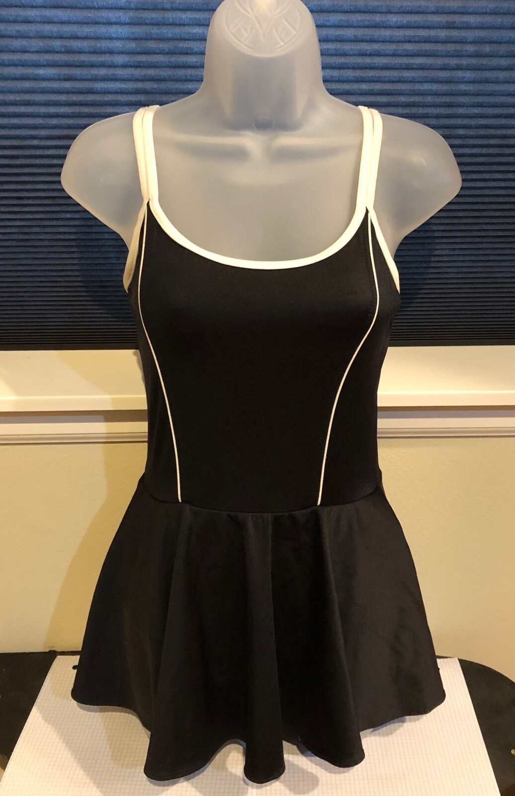 Vintage 50’s Style MAINSTREAM Black & White 1 pc Swimsuit w/ circle skirt, S 34