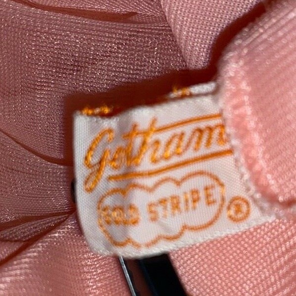 GOTHAM ~ VTG 60s ~ SILKY SHORT ROBE/PEIGNOIR ~ Peachy Pink ~ ALL NYLON ~ USA ~ M