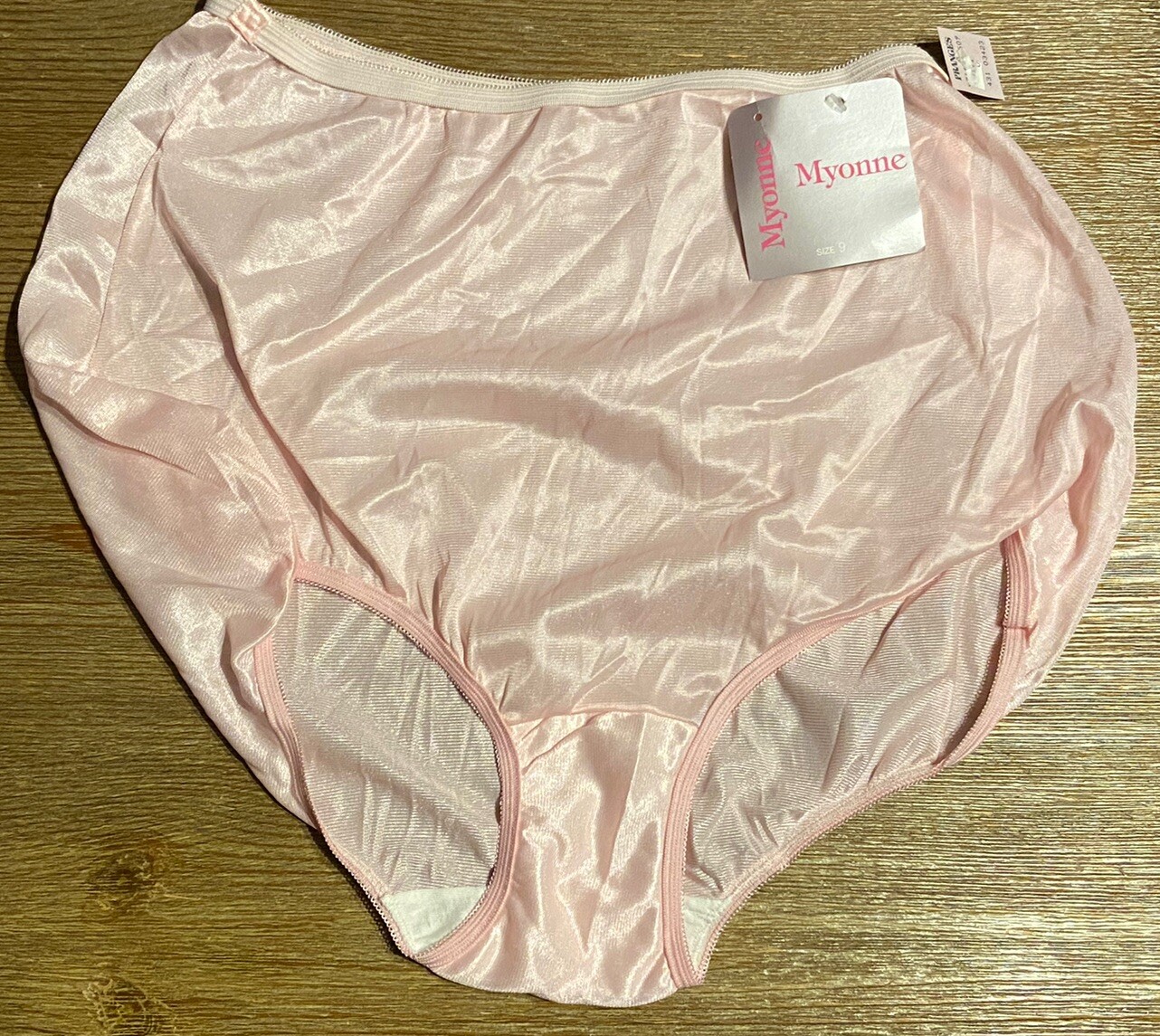 MYONNE VTG PANTIES – NWT NYLON SIZE 9 (44-45 HIPS) Granny Panties Style Pink