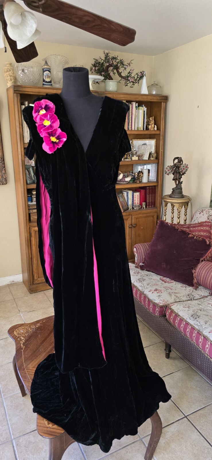 Vtg Women’s 30s Black Velvet Dress W/ Floral Appliques 1930s XS Gown