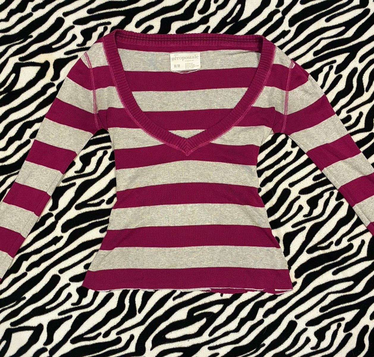 Vintage Aeropostale Knit Top V Neck Cropped Long Sleeve Women’s Size M
