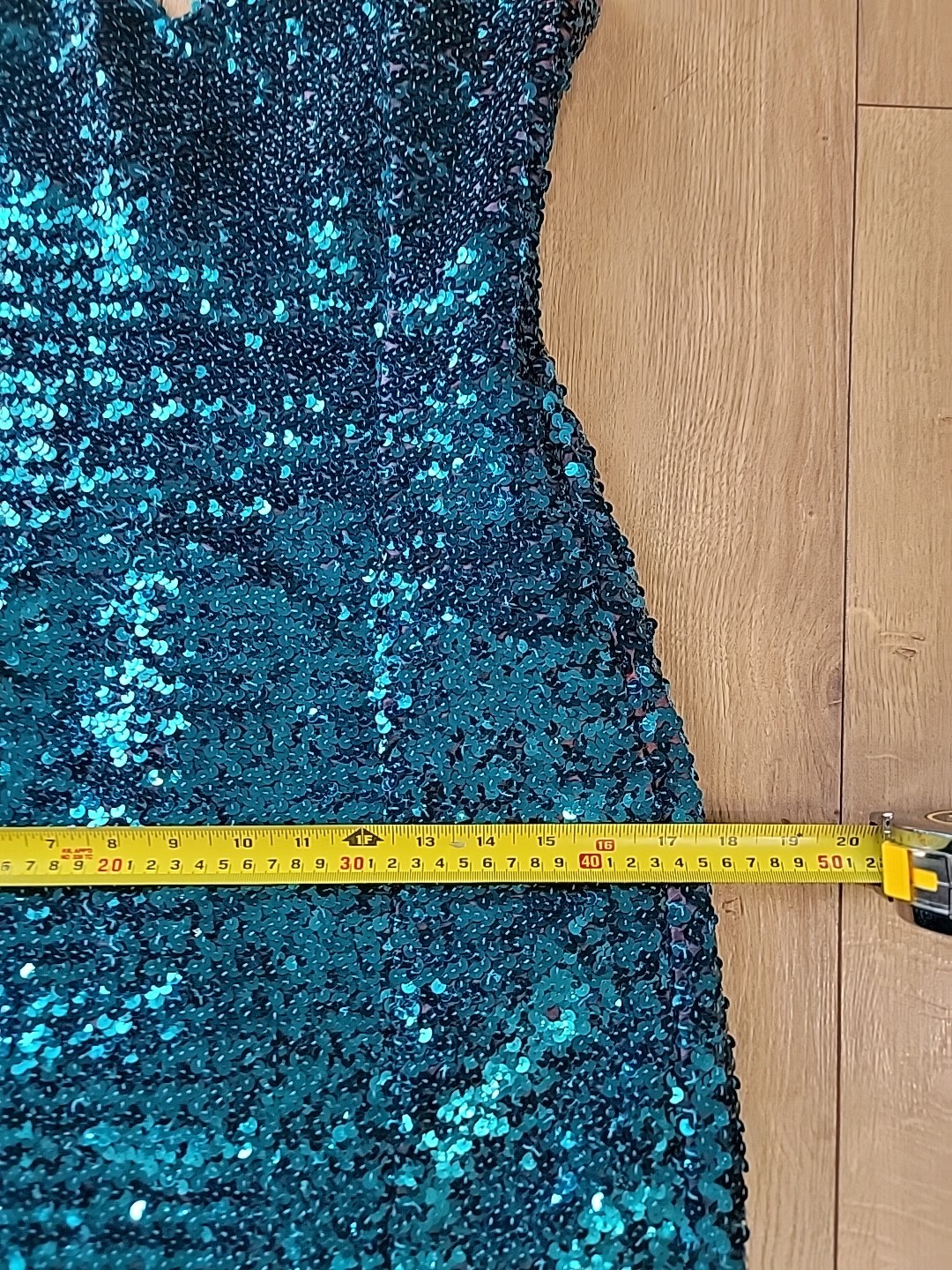 80s Turquoise Sequin Halterneck Evening Gown/Figure-Hugging Maxi Dress/ Cocktail