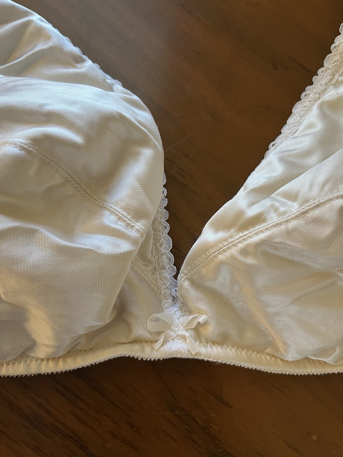 Vintage Vanity Fair Womens 36C White Bra Lace Trim Adjustable Straps Nylon