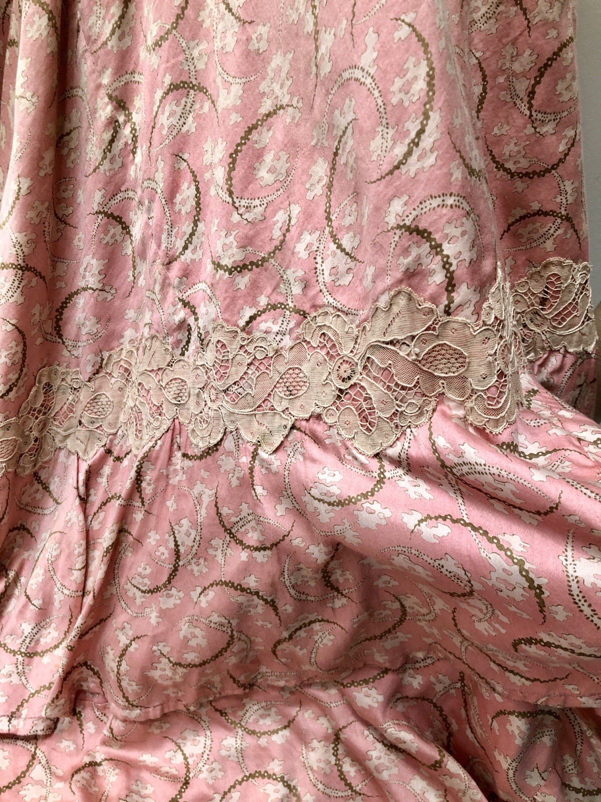 Antique VICTORIAN 1900s GIBSON GIRL Pink Paisley TRAINED GUIPURE LACE 2Pc GOWN