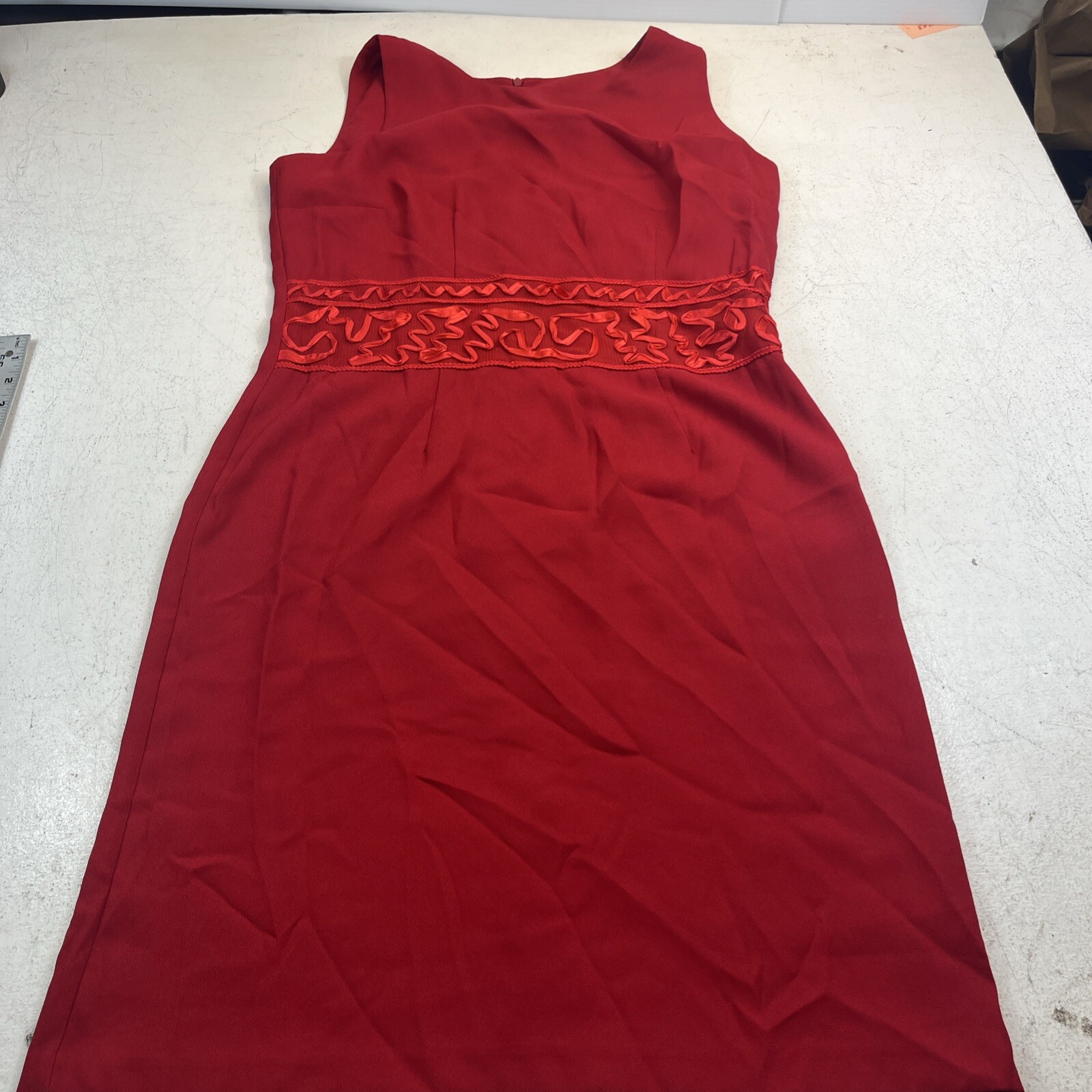 Vintage Sheath Dress. Red. Size 8. Sleeveless. Applique Trim