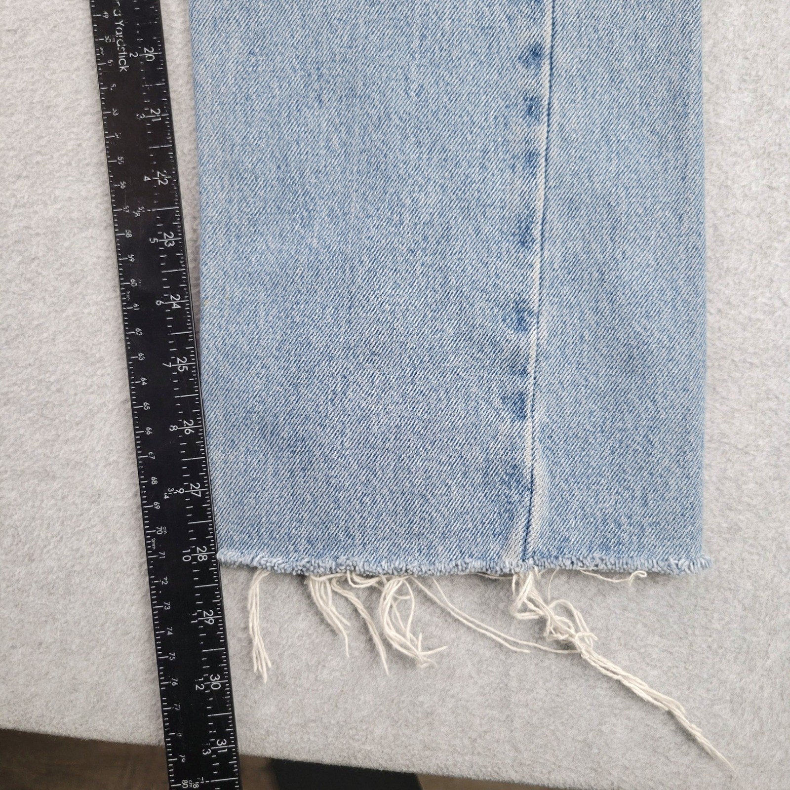 Levi’s 505 Regular Fit Jeans Womens 31×28 Light Wash Distressed Raw Hem Vintage
