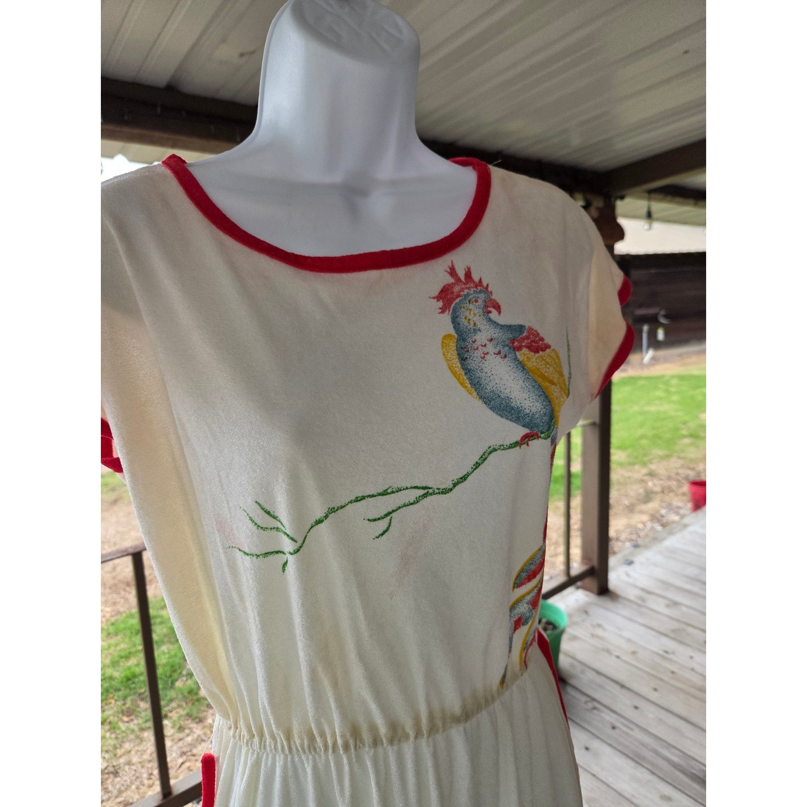 Vintage 1950s Painted Parrot House Dress Arnel Triacetate Cream Red Trim Lounger