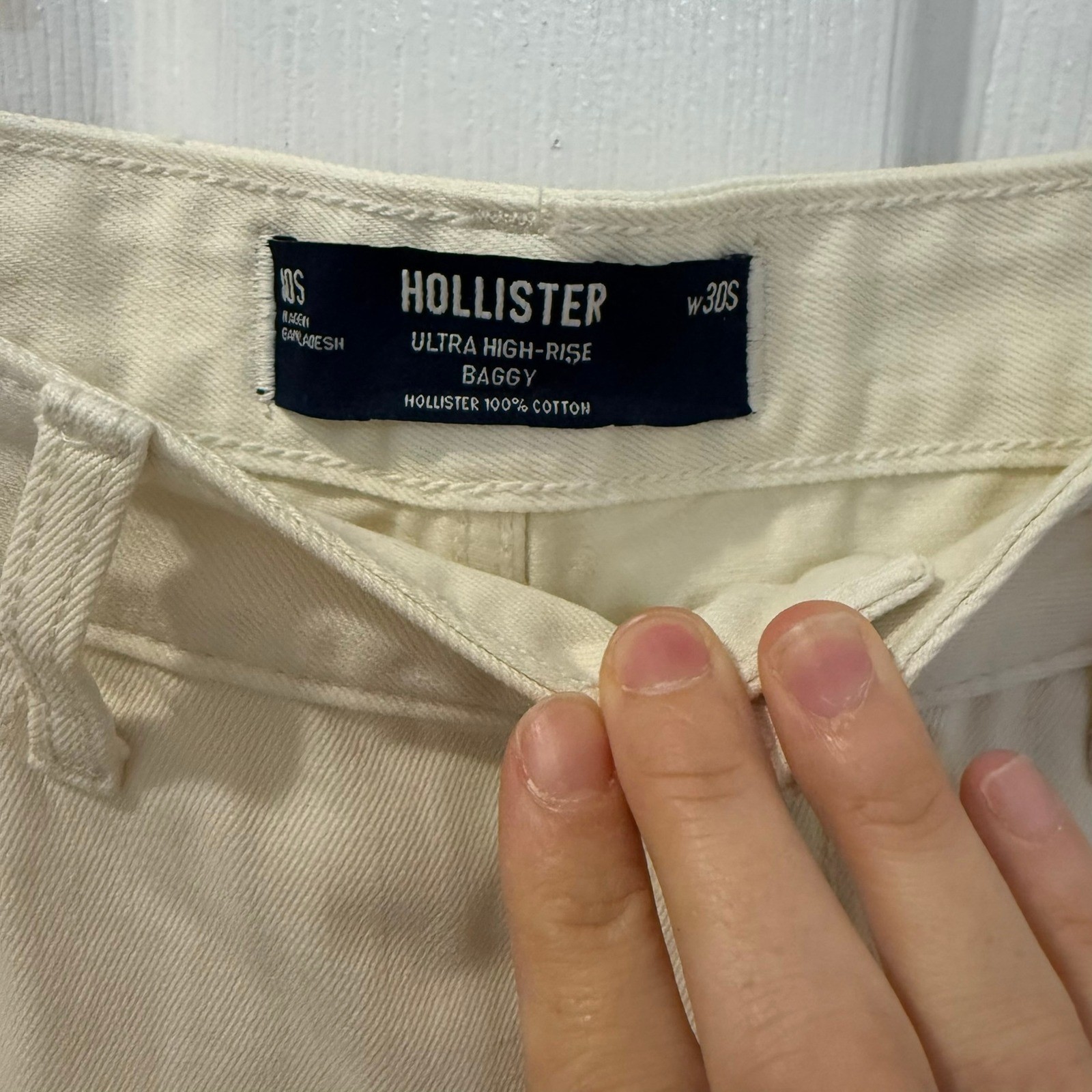 NWT Hollister Size 10S / W30S Ultra High Rise Baggy Jeans Cream Cotton 90’s y2k