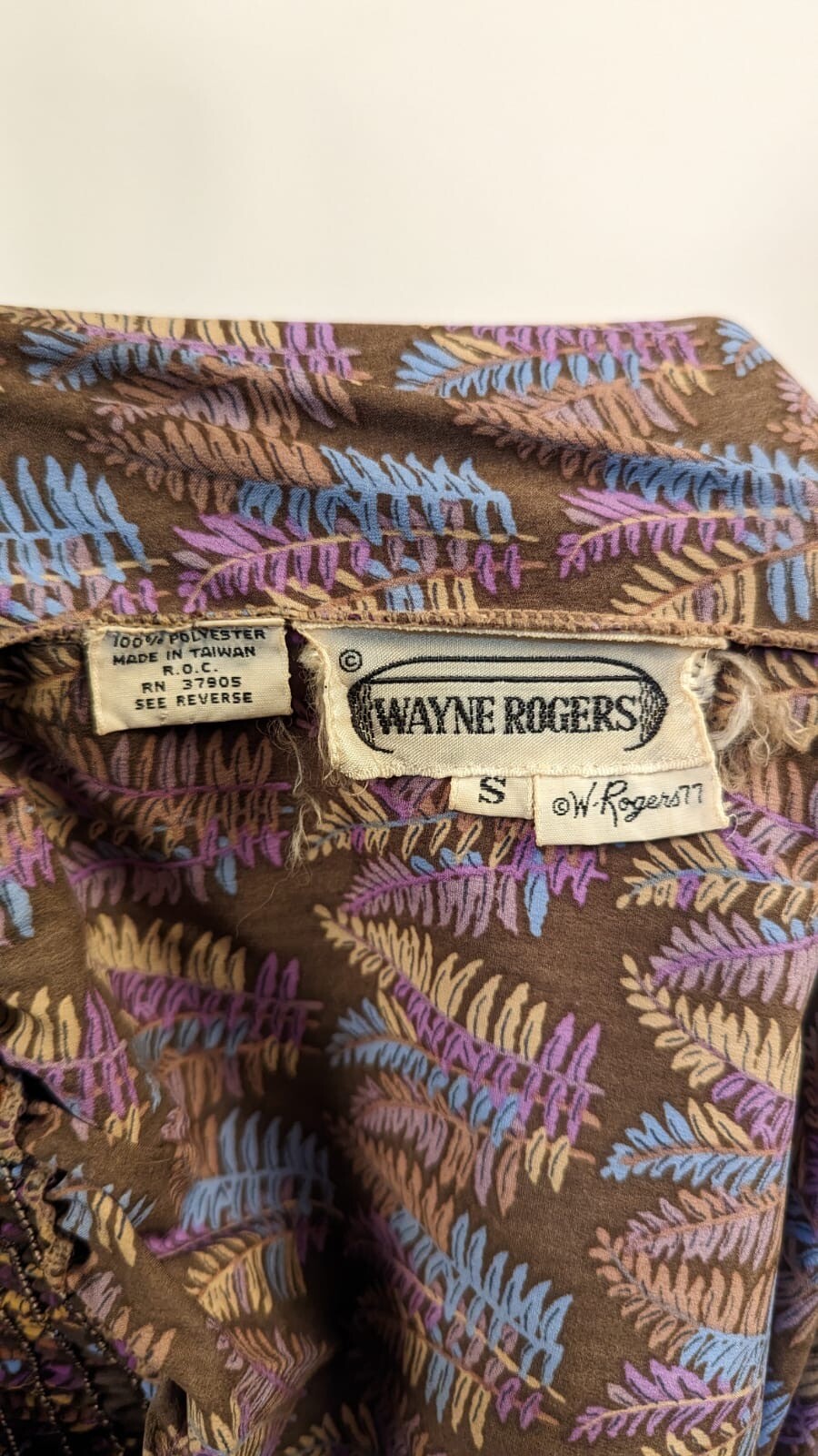 BILLOWING VINTAGE 1977 MASSIVE PUFF SLEEVE PRINT BLOUSE W RUCHED NECKLINE