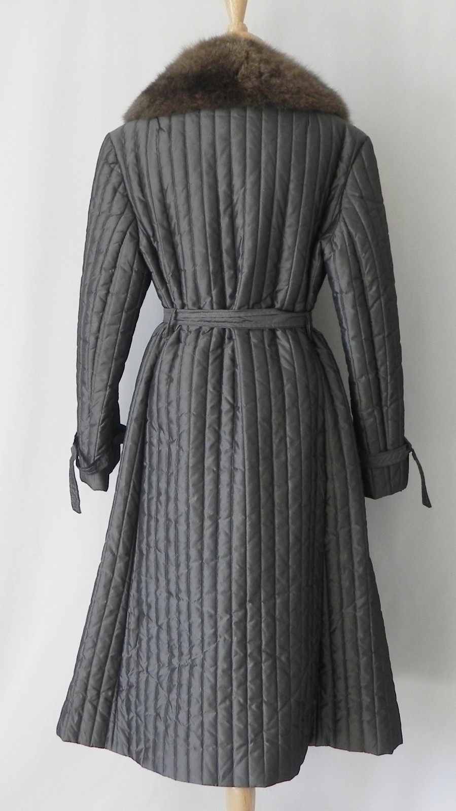 Union Made Quilted Puffer Coat Insulated Gray A-Line Fur Collar Belted Pockets M
