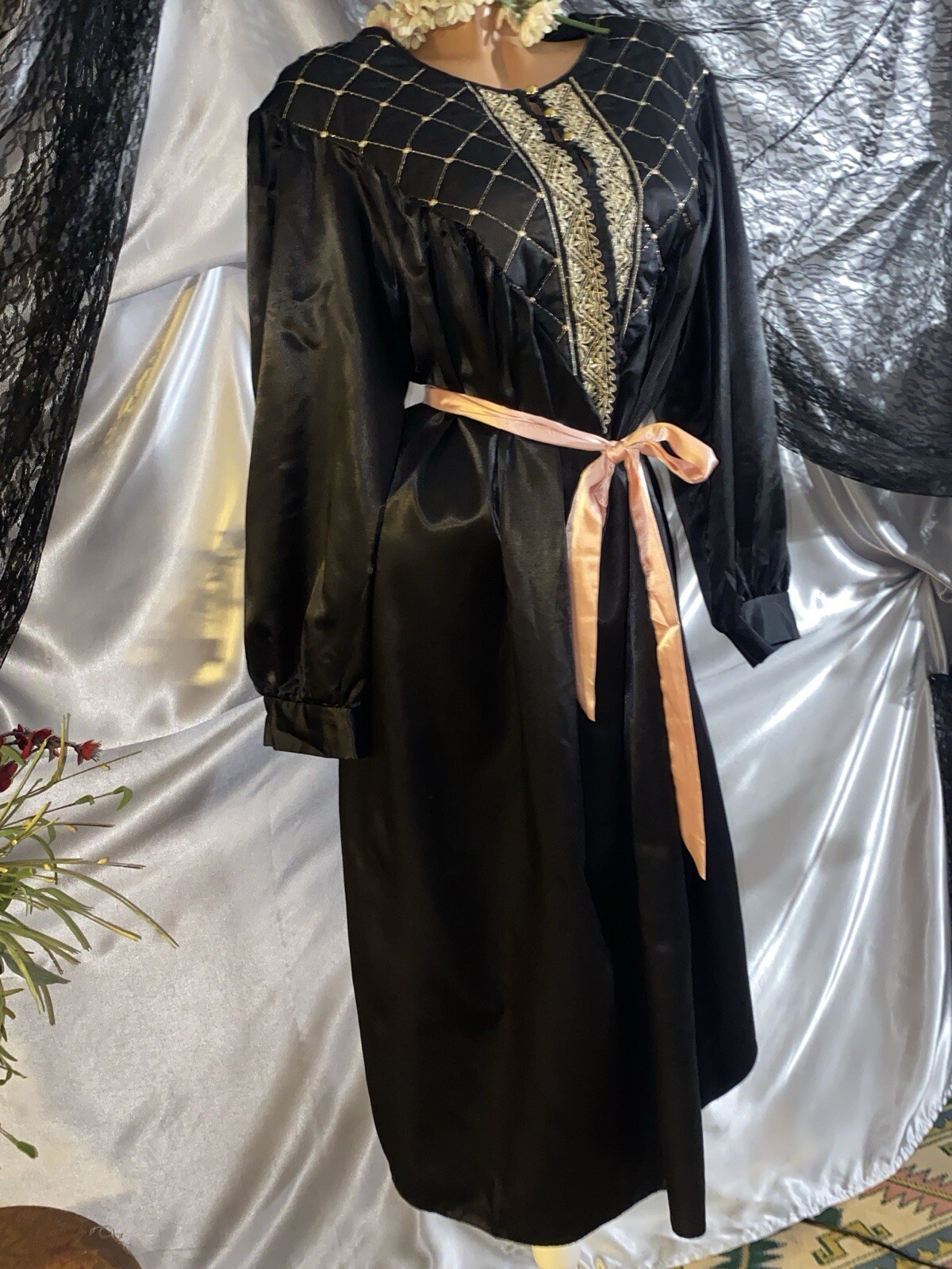 VTG Satin SHINY GOLD NIGHTGOWN POETS ANASTASIA PULLOVER NIGHT DRESS ROBE 44