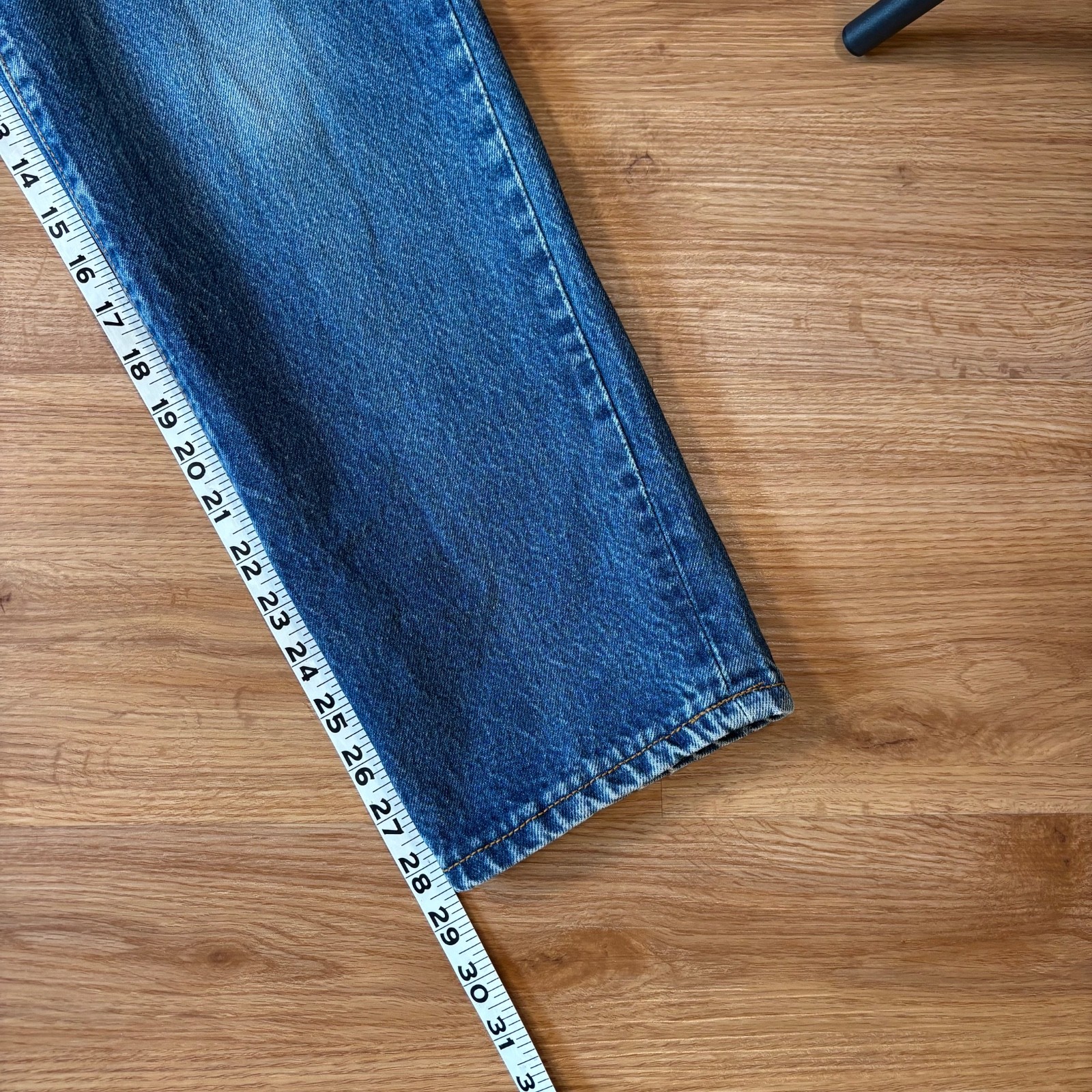 VTG Levi’s 501 Jeans 80s High Waisted Tapered Women’s 28×28 Med Wash Made in USA
