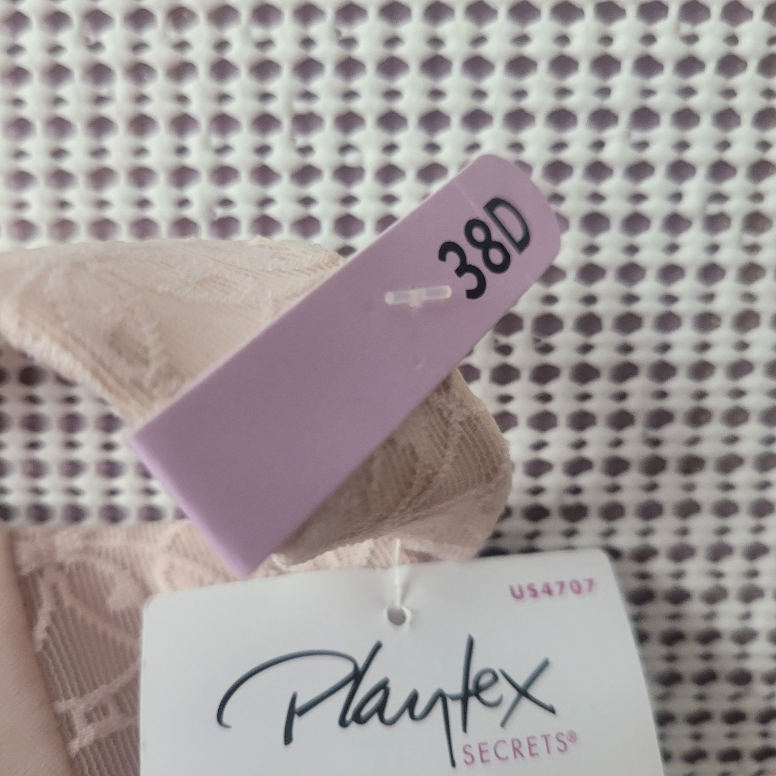 Playtex Full Coverage Bra 38D Lace Trim Comfort Wireless Smooth Finish Nude New