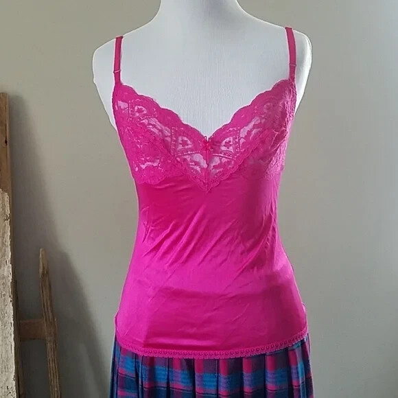 Vanity Fair Hot Berry Pink lace Camisole slip tank top – Size 32 vintage nylon