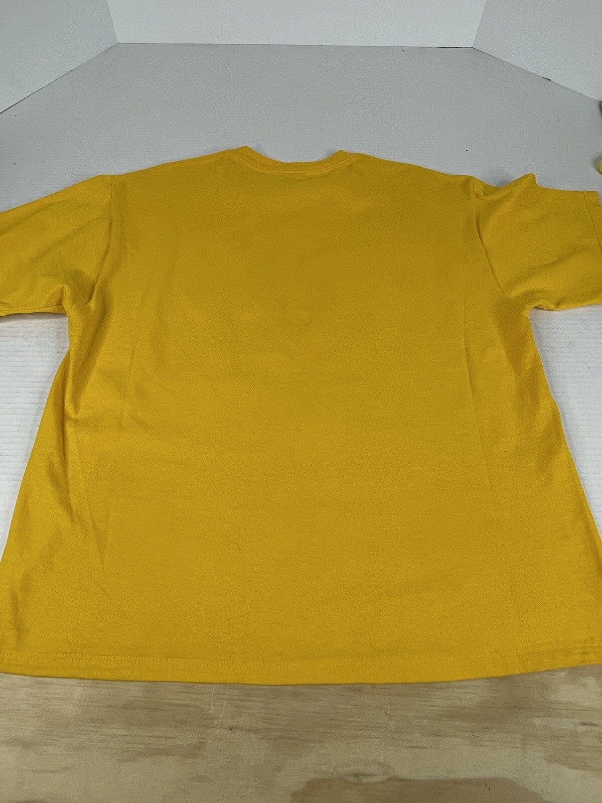 Bright Yellow 1980’s Print Jerzees Women’s T Shirt L 42-44 USA Colorful Glitter