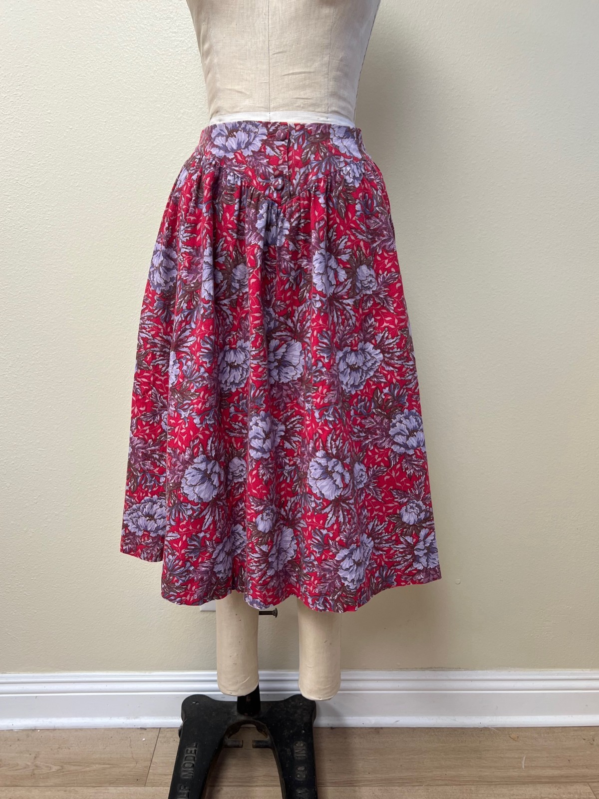 EUC Vintage 1980s Floral Red Purple Cotton Flannel Western Yoke Midi Skirt Small