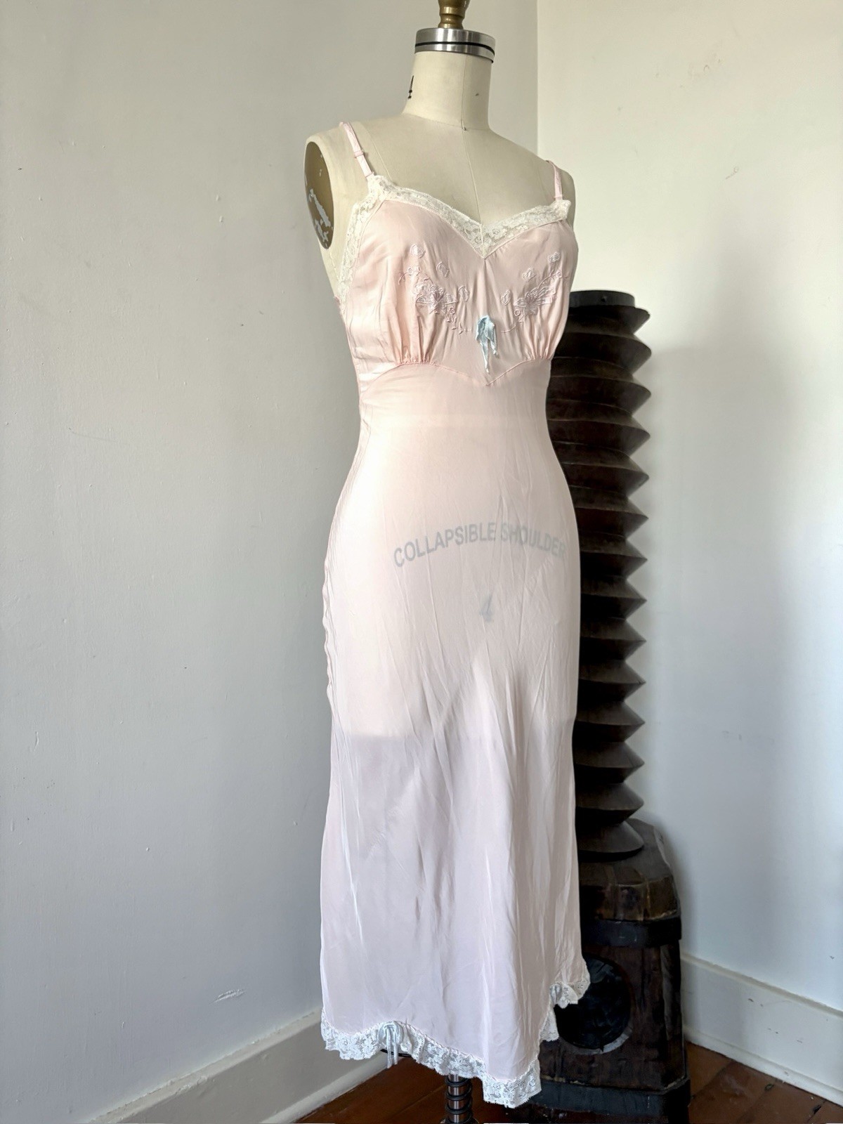1940s Pink Bias Cut Rayon Slip Dress Floral Embroidery Lace Trim Satin Bow XS
