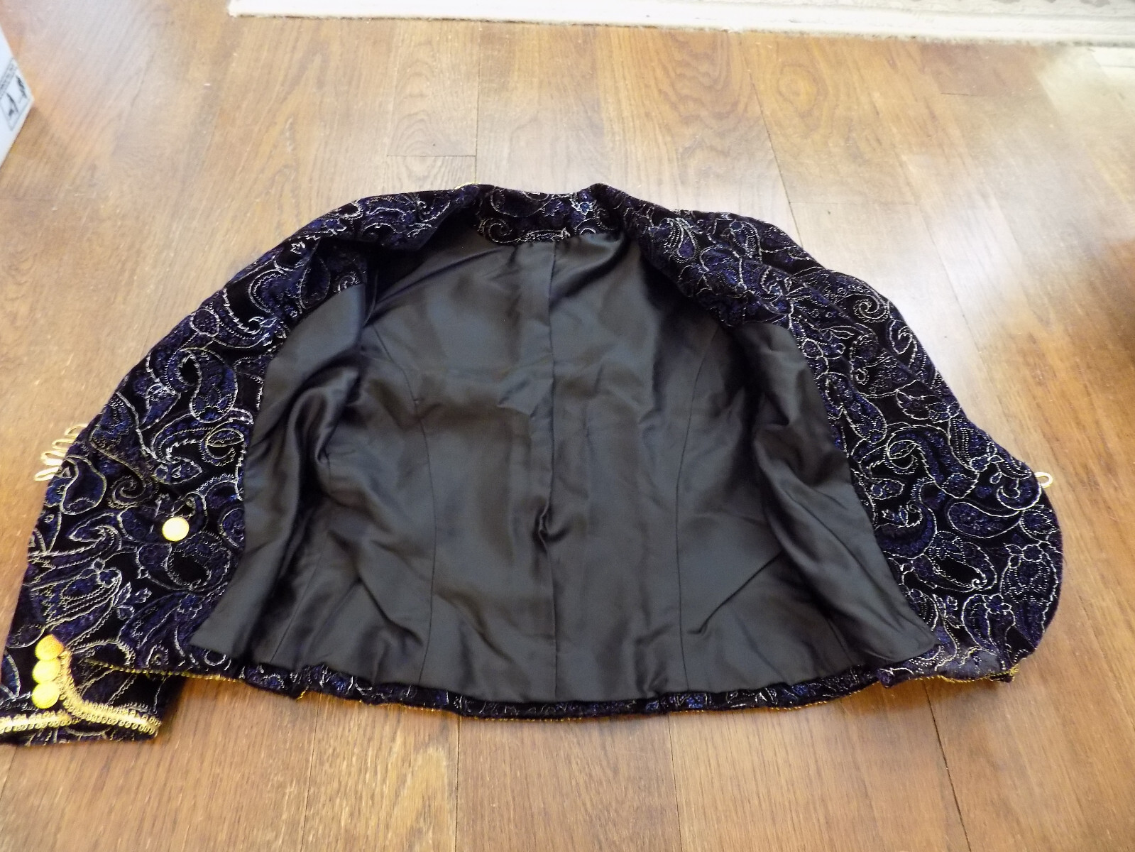 Vtg Velvet Black Brocade Jacket Blazer „braided” Buttons Gold ribbon Trim sz S