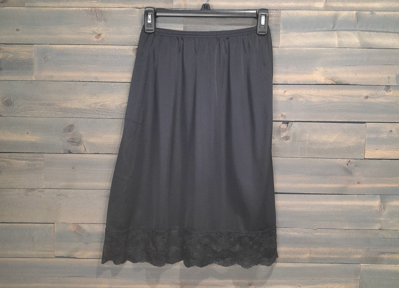 Vanity Fair Half Slip Womens L Black Dupont Nylon 3″ Lace Hem Y2K Made USA Vtg