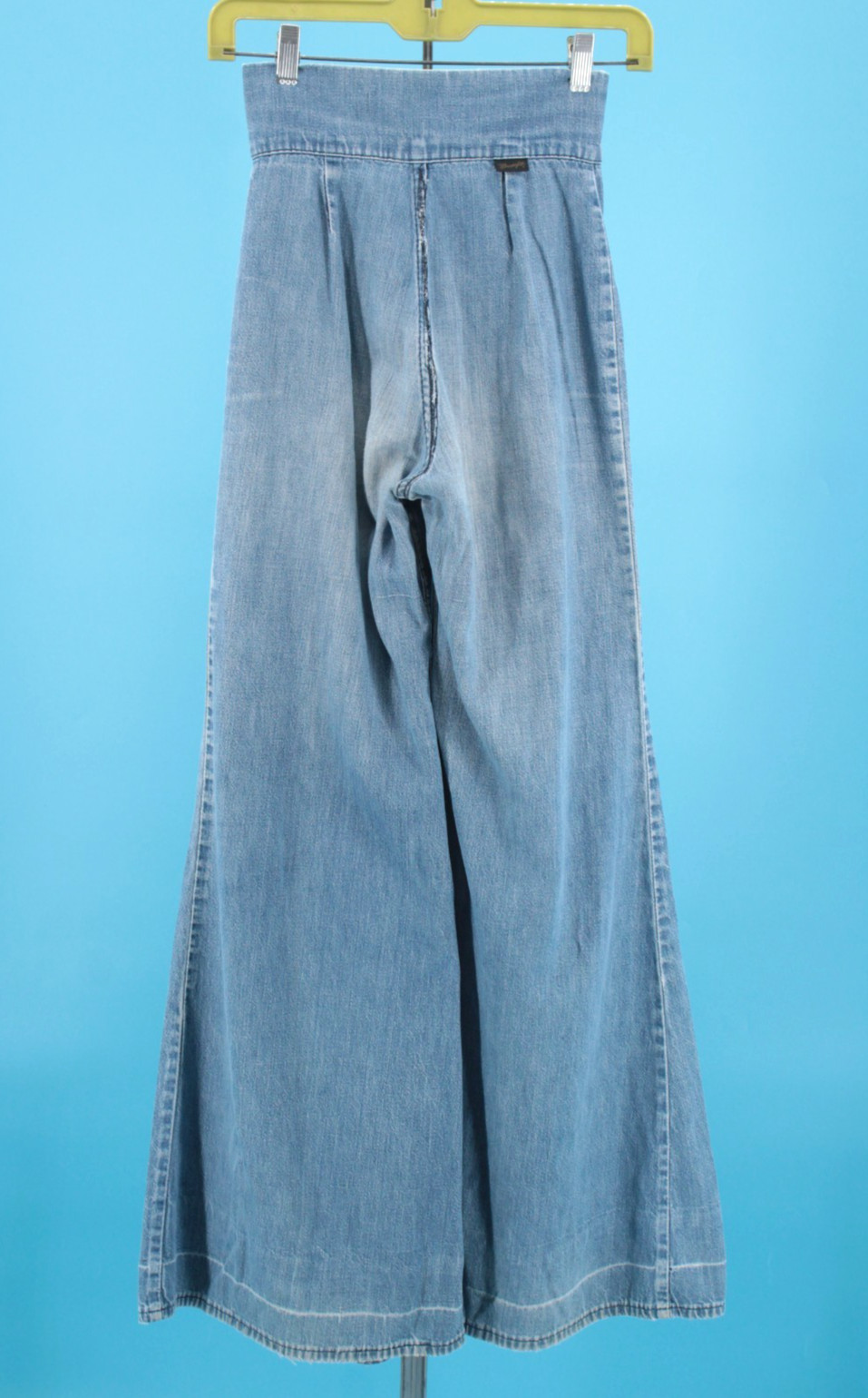 VTG Women’s 70s Wrangler High Waist Band Denim Bell Bottom Jeans XXS / Sz 23″