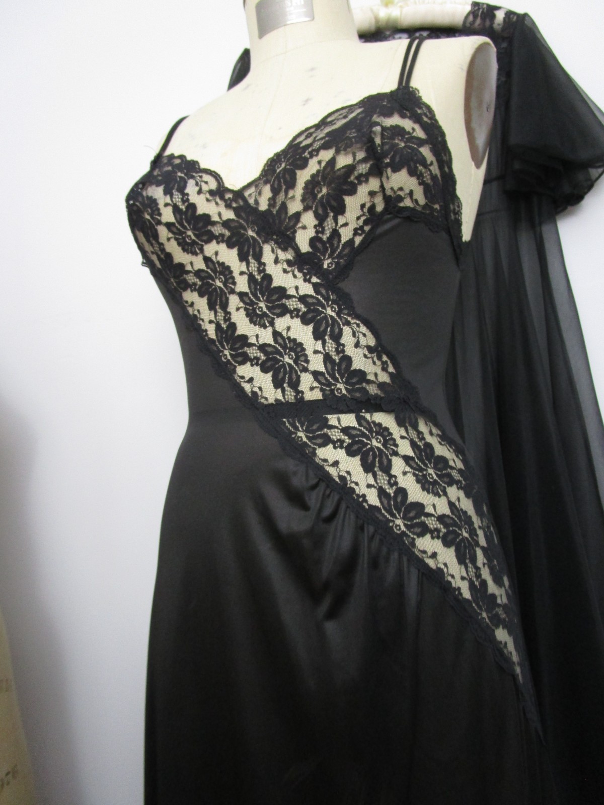 S Black Val Mode Peignoir Set Night Gown Robe Vintage Huge Sweep
