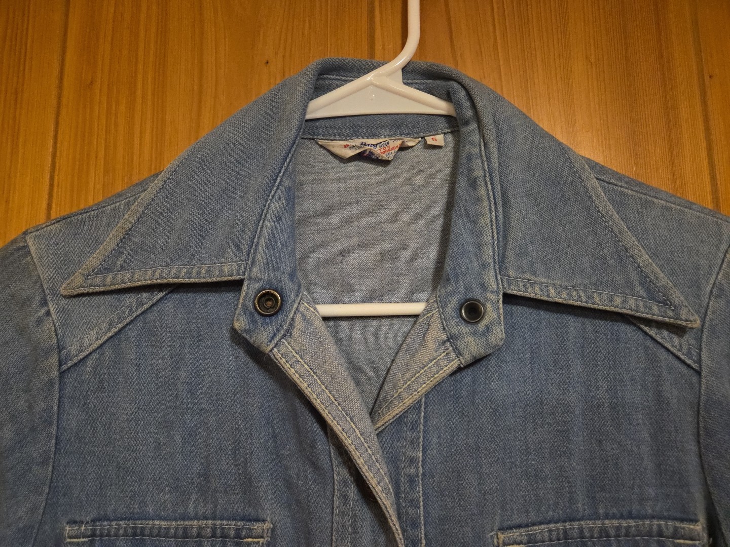 Vintage 60s 70s Women’s Funky Button Up Denim Shirt Size 5 Longstreet NY 16×23