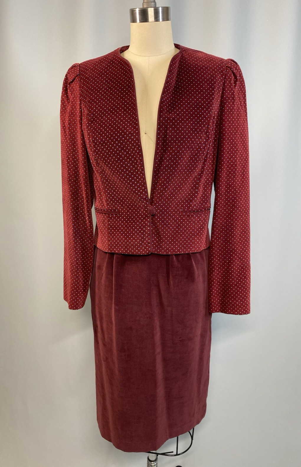 Vintage Skirt Suit Women’s SIZE EXTRA SMAL XS 5 red velvet 70s 80s VINO DE CASA