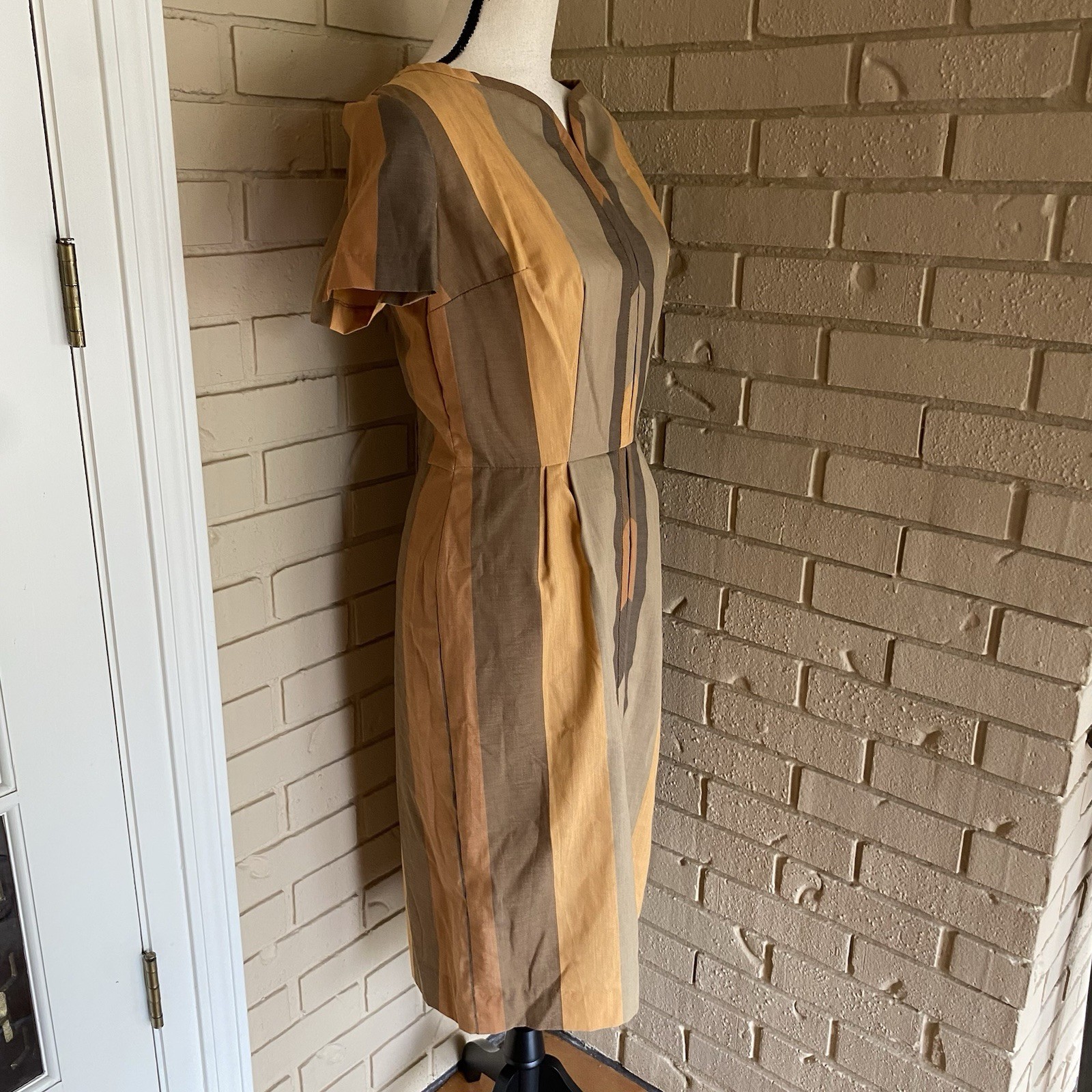 Vintage 1960s Cohama Broadcloth Sheath Dress Secretary Housewife Sz 17 Modern 6