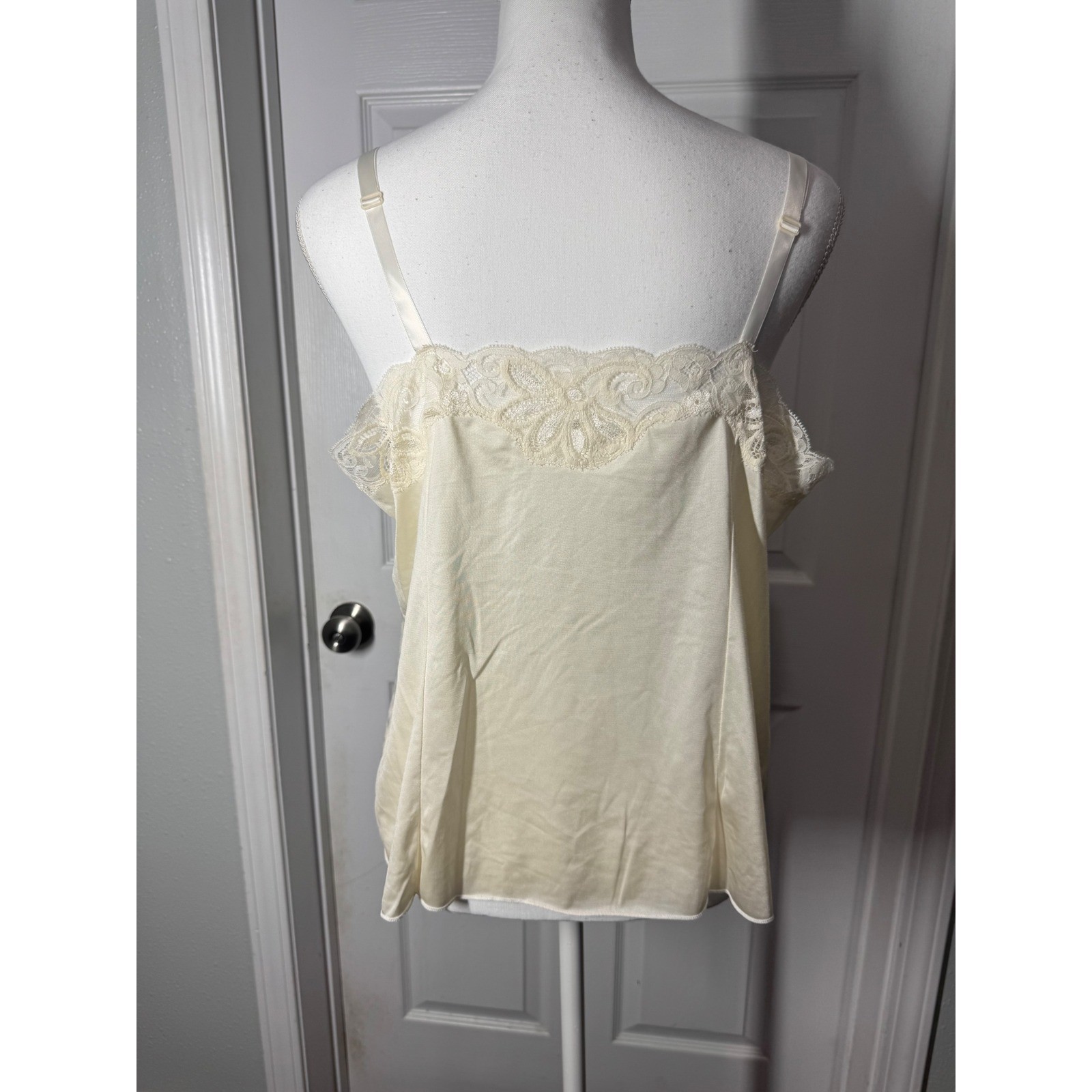 Shadowline Vintage Lace Trim Camisole Top 42 Ivory Cream Good Adjustable Straps