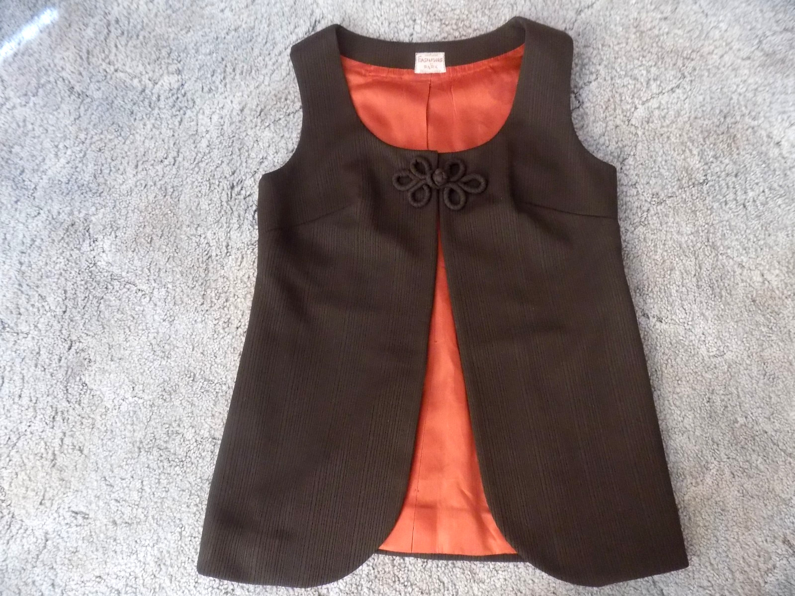 VTG Exclusive Fashions By Park/Seoul, Korea Brown Oriental Vest W/Frog Button