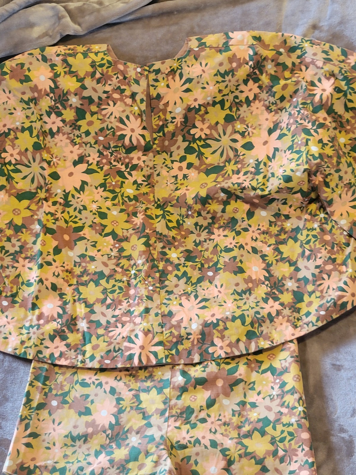 Vintage 1960s 1970s Handmade 2 Piece Women’s Set Poncho Top And Hot Pants, XS
