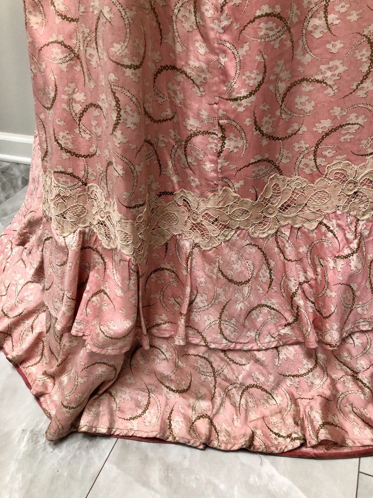 Antique VICTORIAN 1900s GIBSON GIRL Pink Paisley TRAINED GUIPURE LACE 2Pc GOWN