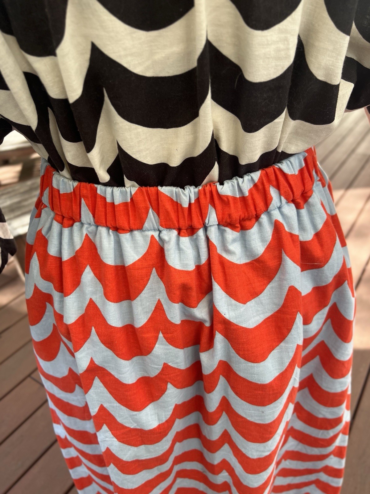 Marimekko x Uniqlo Women’s Wave Pattern Skirt Suit Set S Black White Red Blue