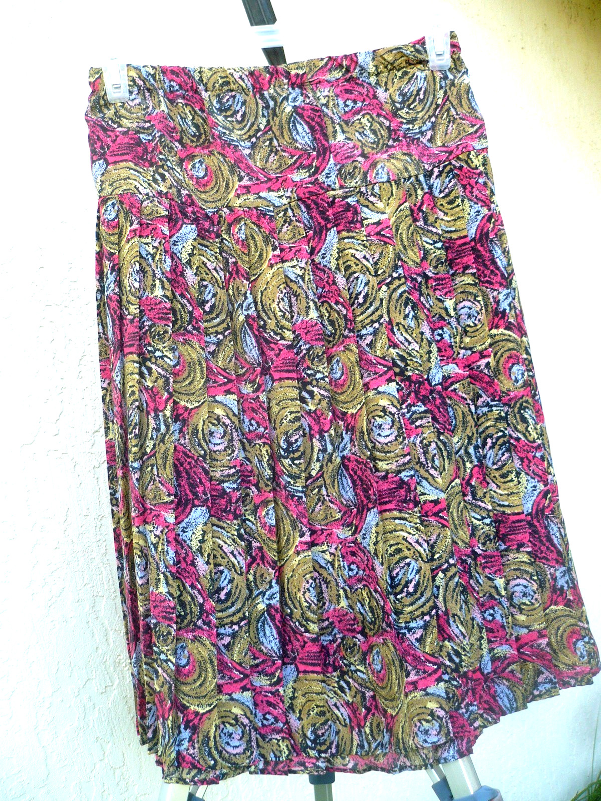 VTG 80 MW PLEATED SKIRT CORAL RED FLORAL MOSS GREEN SILKY POLY ELASTIC WAIST M L