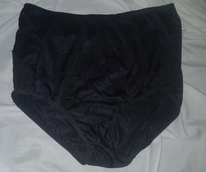 Vintage Vanity Fair Brief Black Nylon Lace Nouveau Size M/L