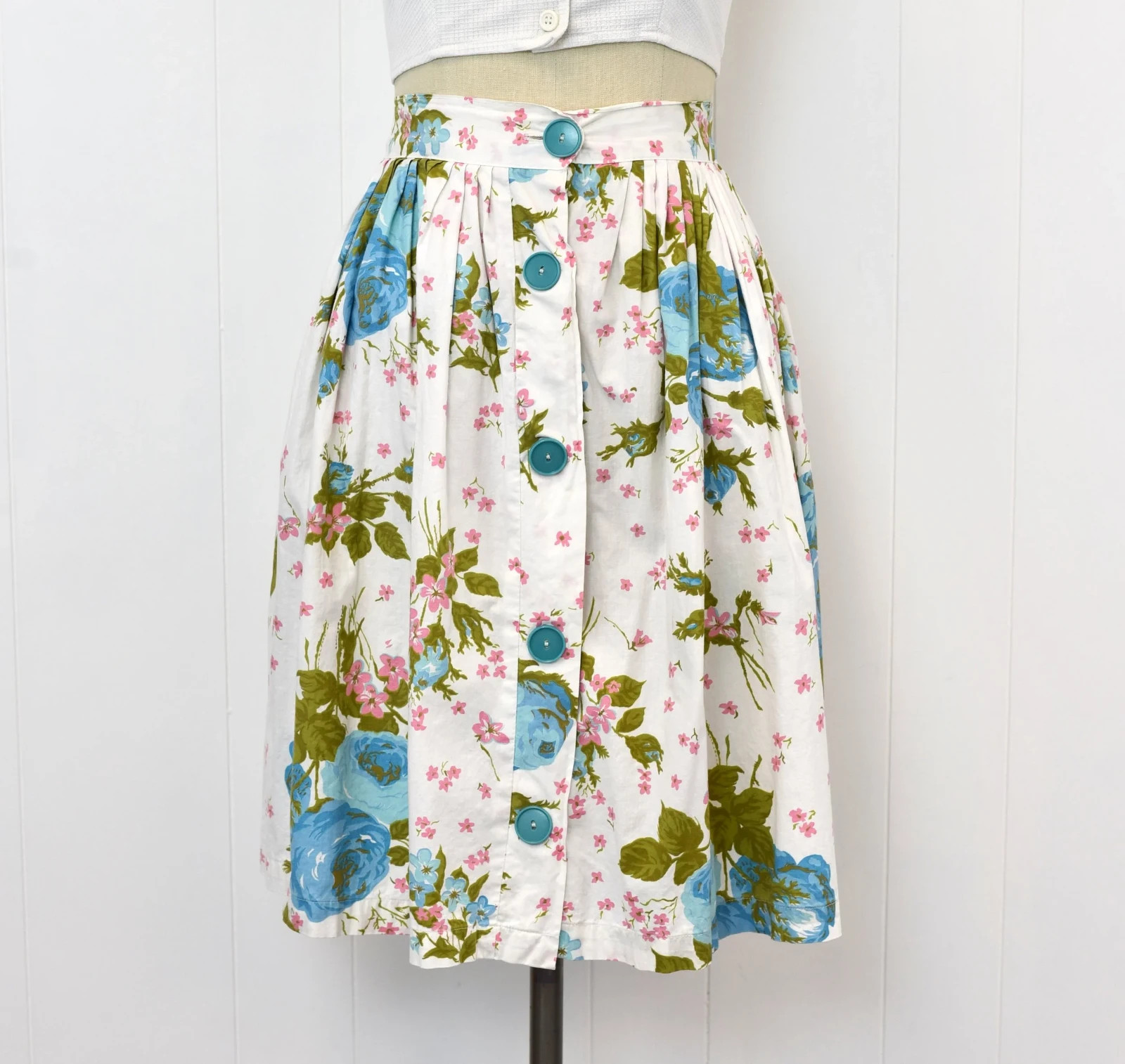 1950s Blue Rose Pink Floral Print White Cotton Pinup Mid Century Skirt