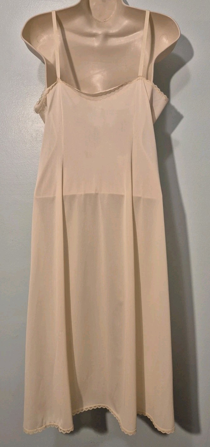 Vtg 70s Vanity Fair Full Slip Dress 38 L Beige Cream Lace Antron Nylon…