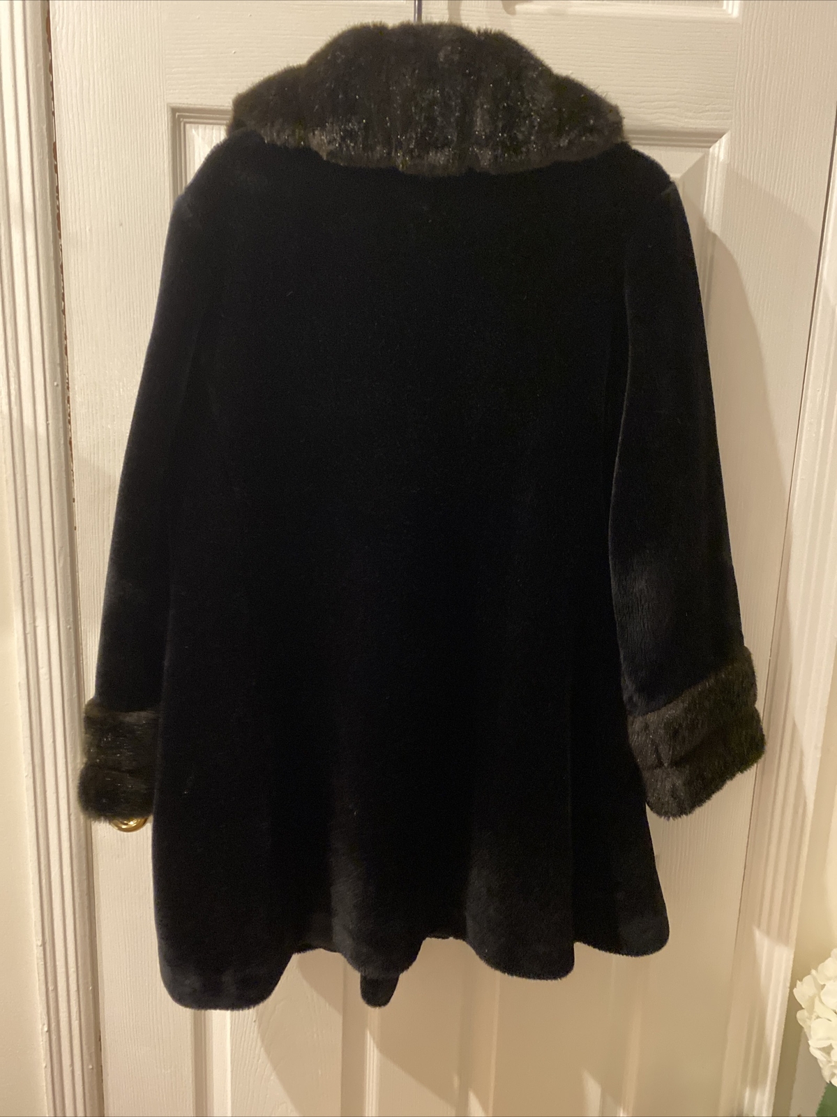 Bogazia Career Originals Women’s Faux Fur Coat Size 14