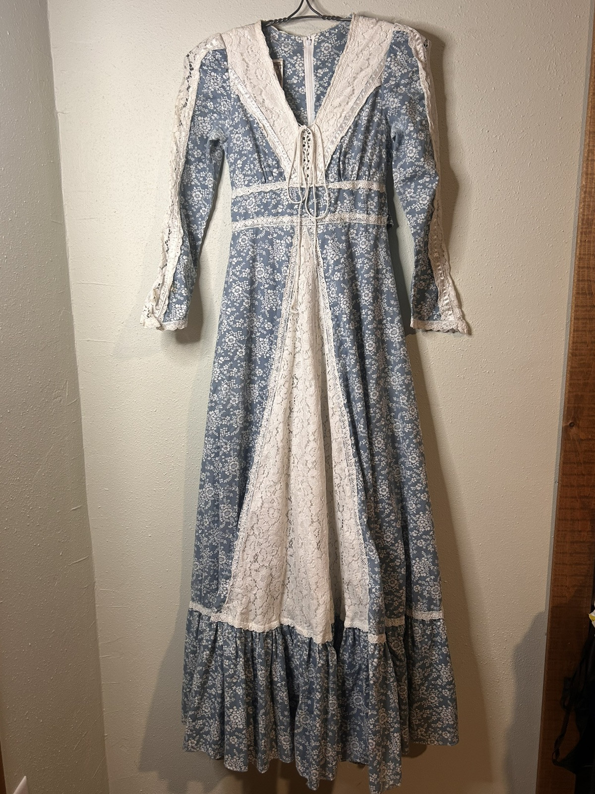 Gunne Sax Blue Floral And Lace Prairie Dress Lace Up Jessica McClintock Small