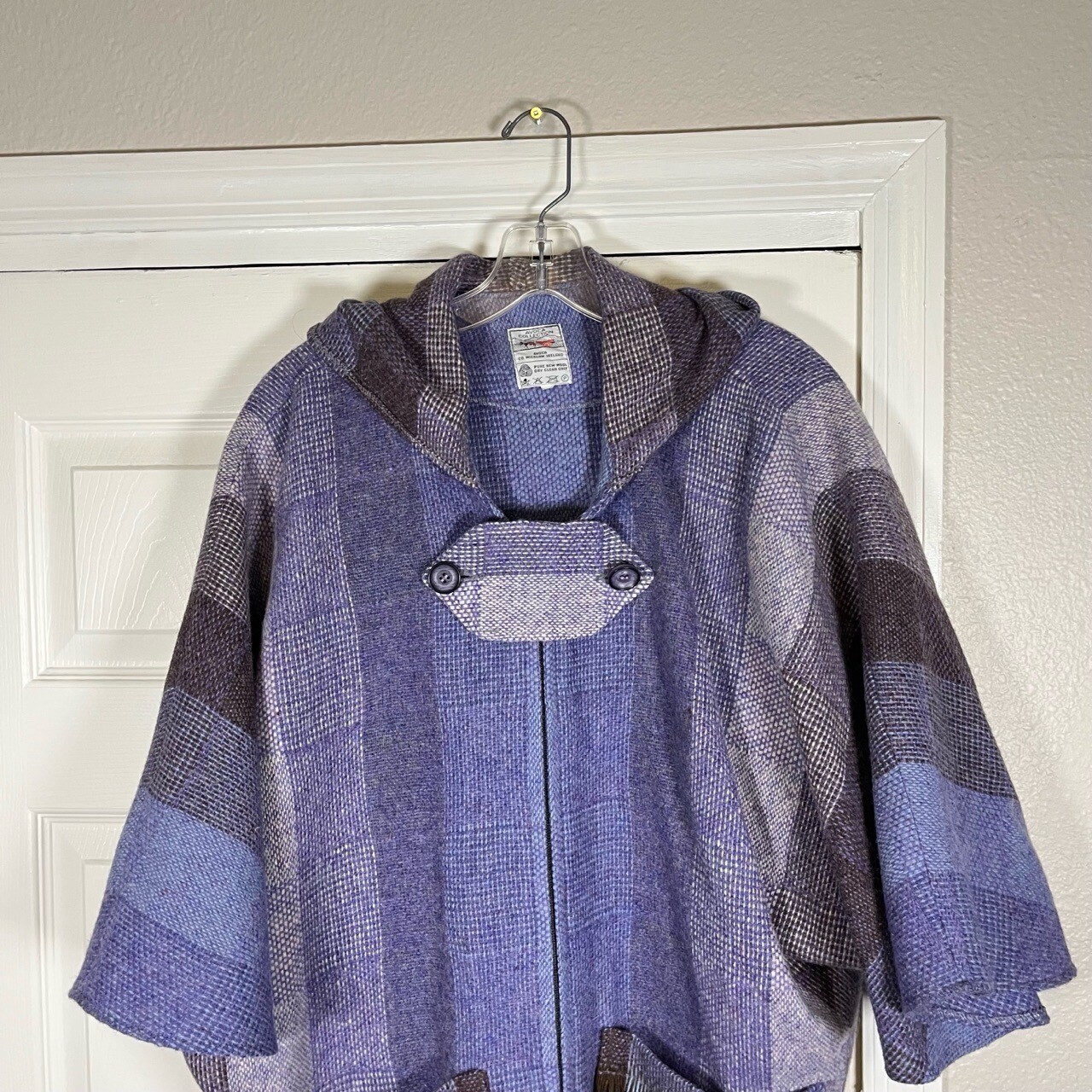 Vintage Avoca Collection Cape Coat Poncho Womens Plaid Celtic Ireland Tartan