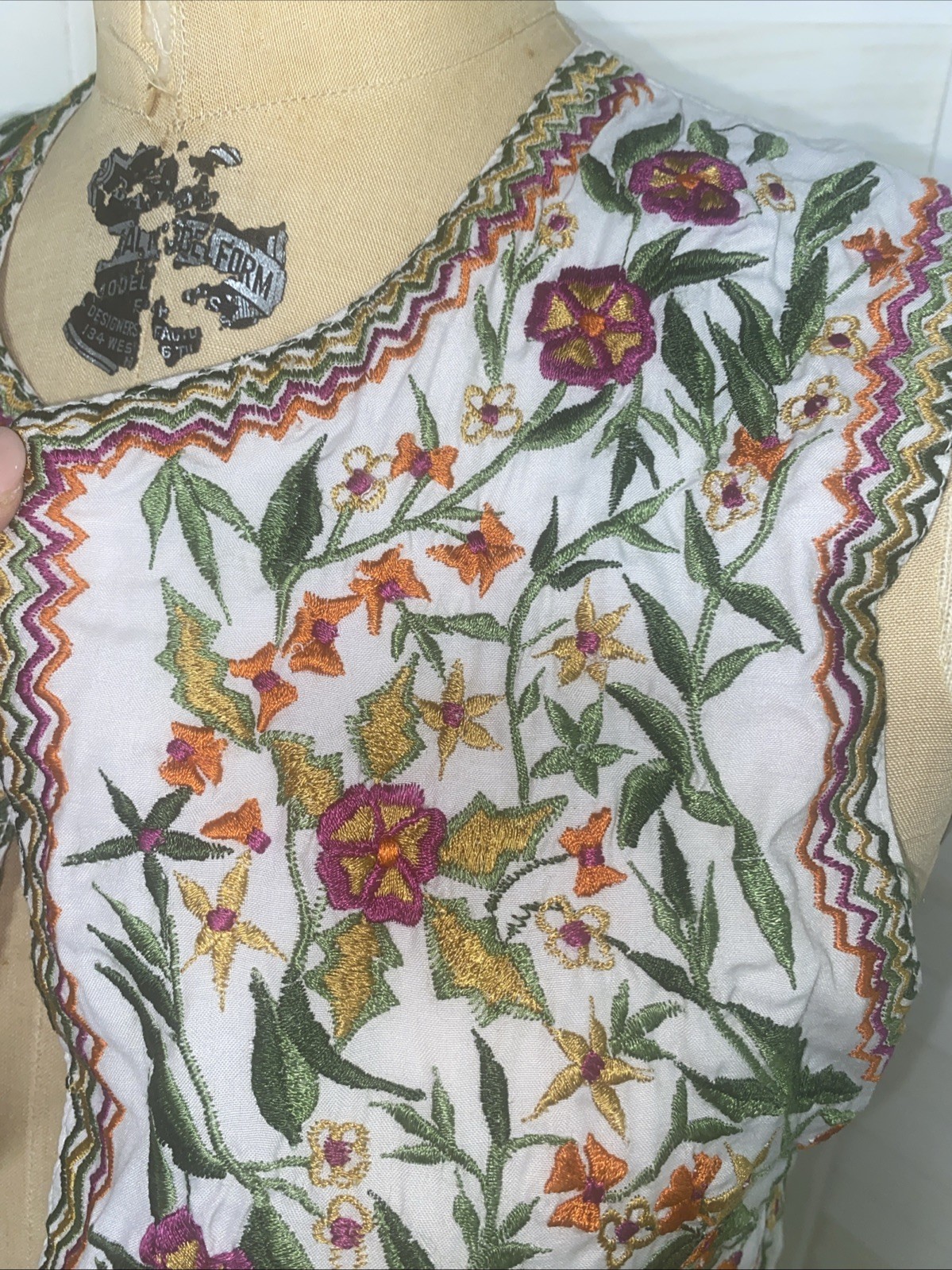 VTG Handmade Peasant Boho Style Embroidered Vest Top Hippy Medium