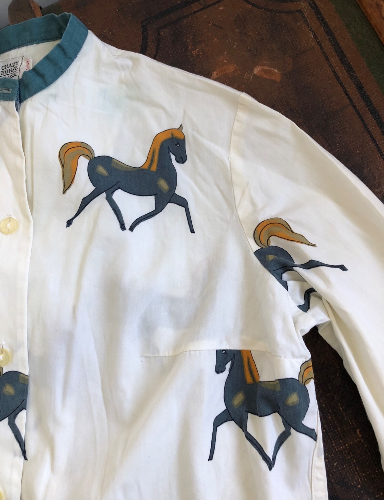 VTG 80s CRAZY HORSE SPORTSWEAR NOVELTY COTTON SHIRT HORSE PRINT CREAM BLUE 11/12