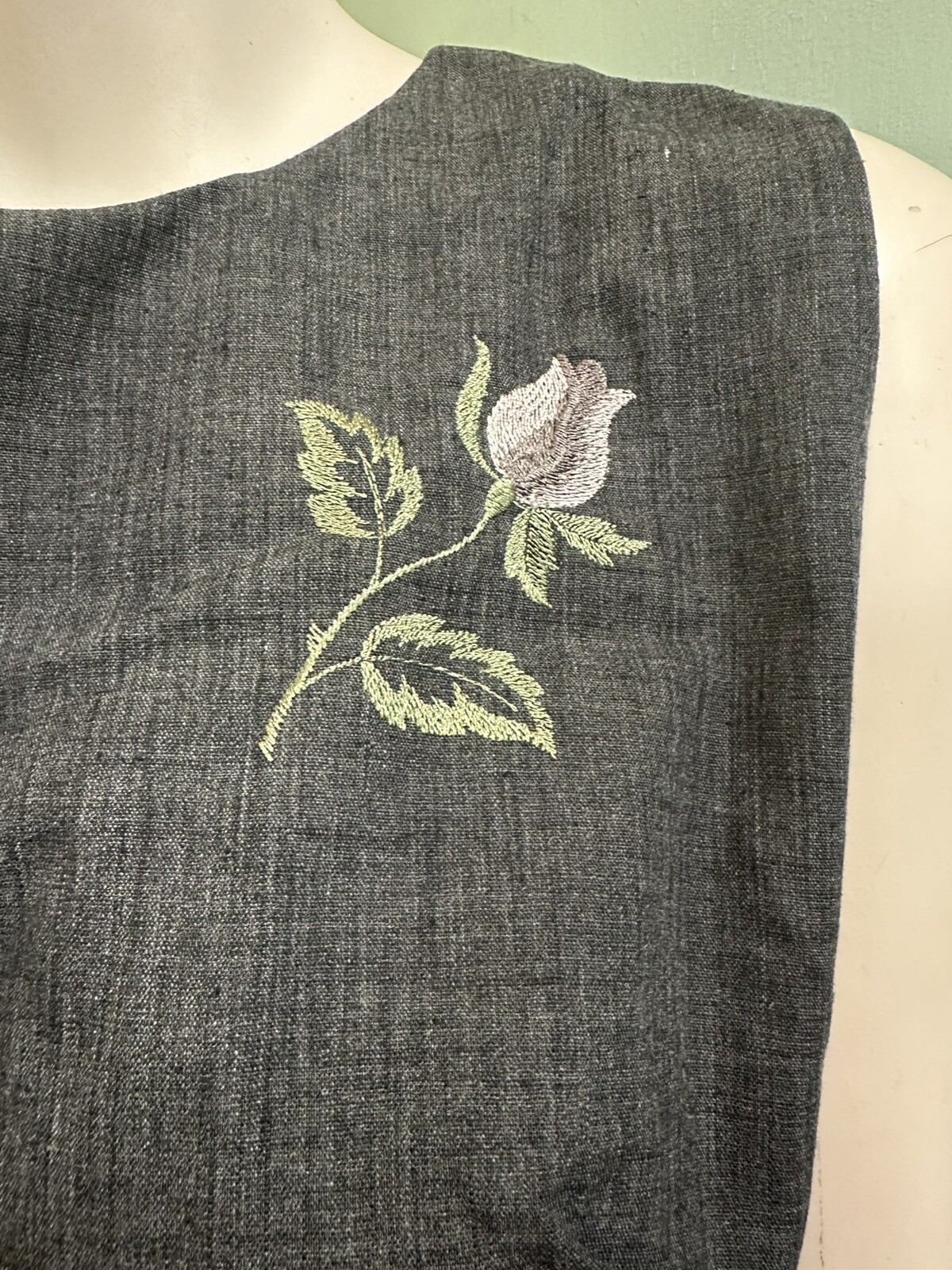 Vintage 70S Dutchmaid Rose Embroidered Jumper