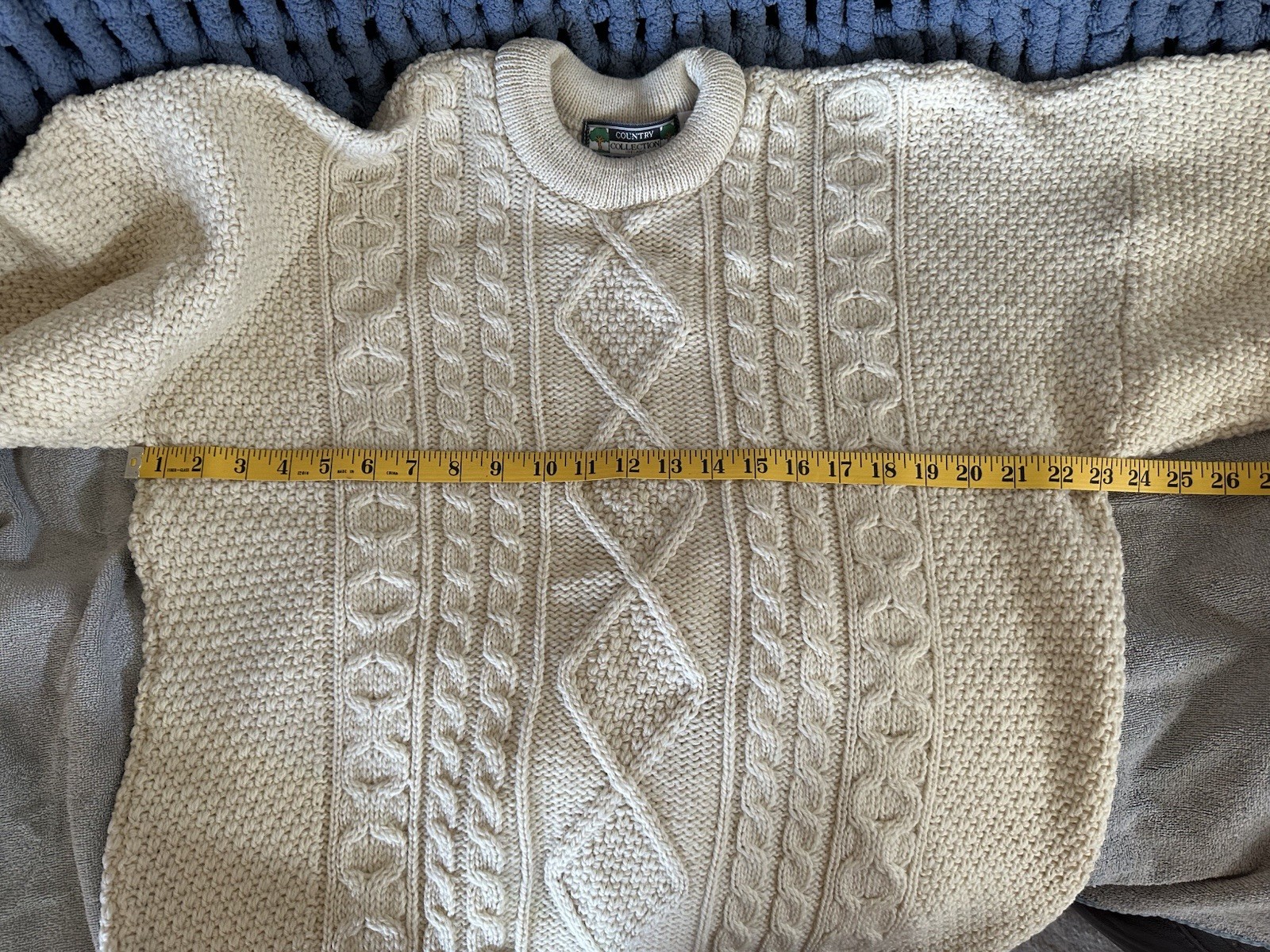 Country Collection Ireland Cable knit Sweater Size L 100% Pure New Wool Unisex