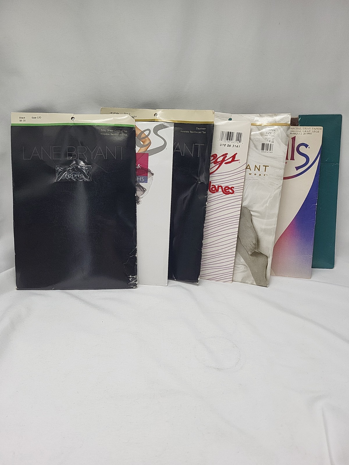 Ladie’s Vintage Panty Hose – Lot Of 7 – Sizes CD & D – Various Colors & Makers