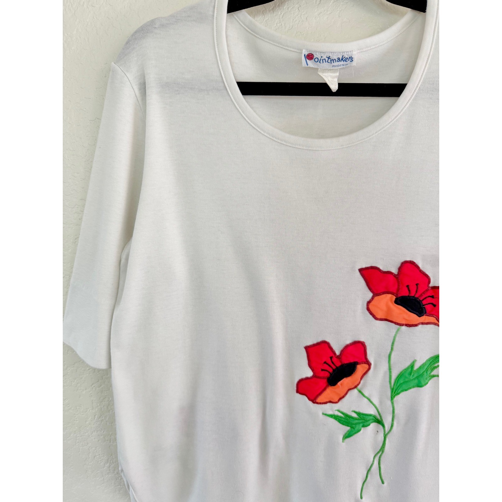 Pointmakers Phoenix Vintage White Red Poppy Floral Embroidered Scoop Neck Top