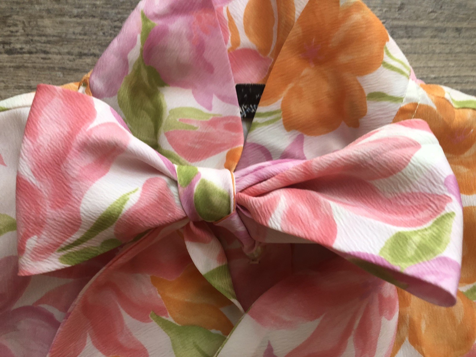 Vintage 70’s Glenbrooke Mod/GoGo Pink/Orange Flower Power Bow Blouse ~Medium