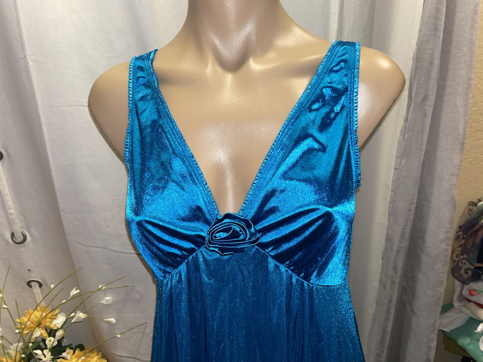 VTG Vassarette Silky Soft Nightgown Negligee Gown w/Rosette Blue Size M