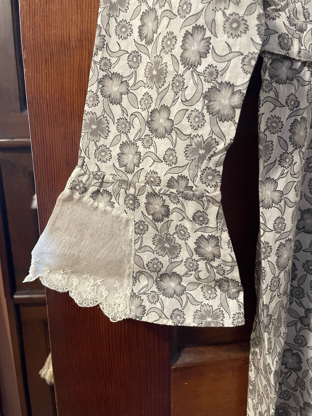 Incredible Early 1900s Cotton Calico Floral Day Dress Gray Lace