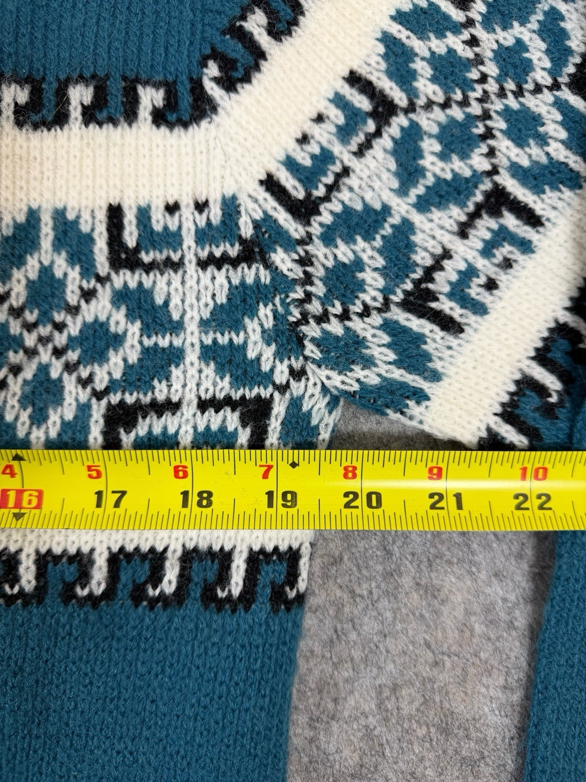 Vintage Brentwood Sportswear Cardigan 100% Orlon Acrylic Size Medium 70s